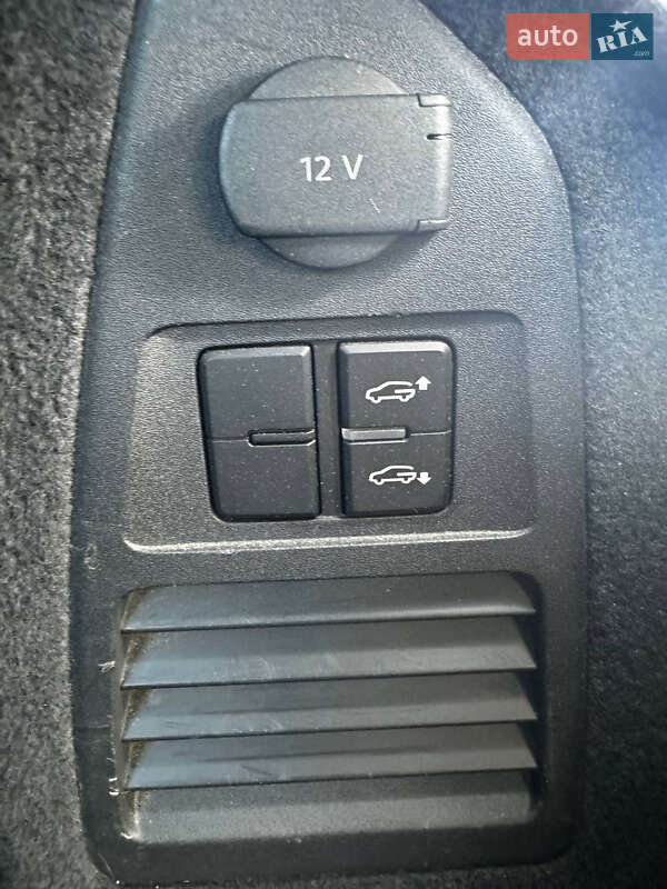 Позашляховик / Кросовер Volkswagen Touareg 2018 в Києві