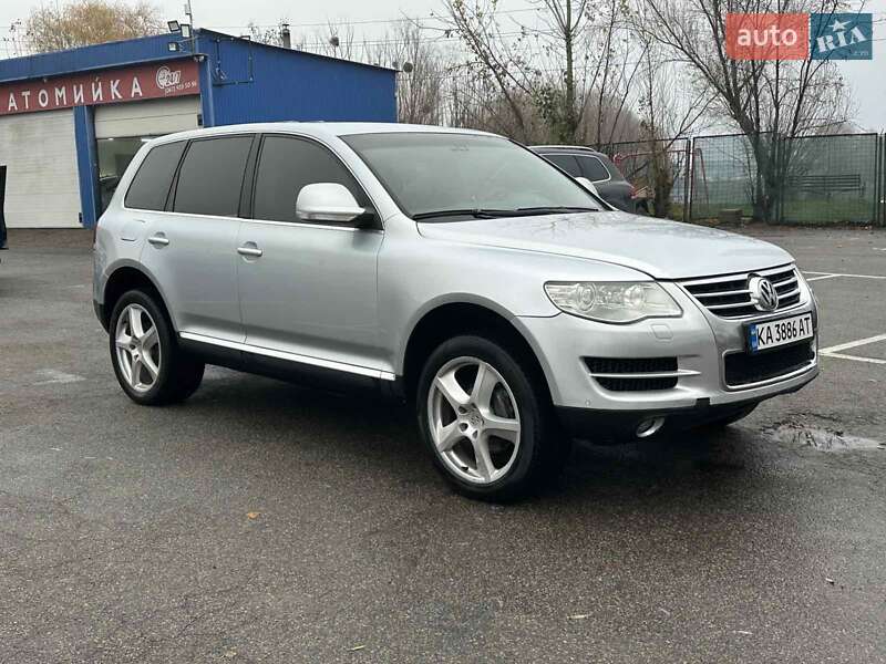 Позашляховик / Кросовер Volkswagen Touareg 2007 в Софіївській Борщагівці
