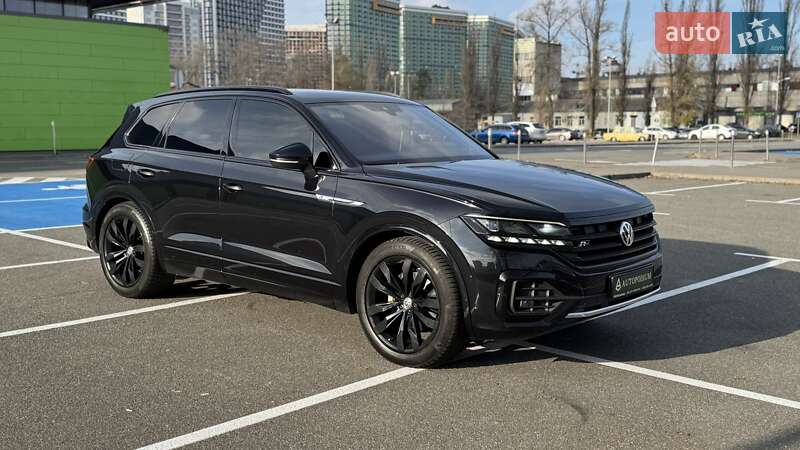 Внедорожник / Кроссовер Volkswagen Touareg 2019 в Киеве