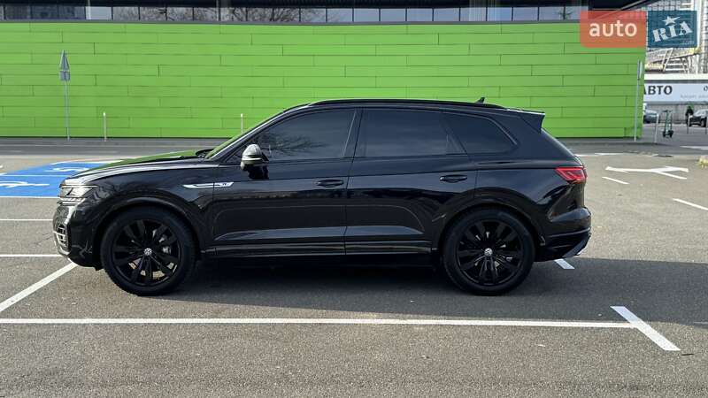 Внедорожник / Кроссовер Volkswagen Touareg 2019 в Киеве