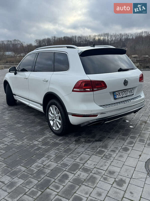 Внедорожник / Кроссовер Volkswagen Touareg 2016 в Хмельницком