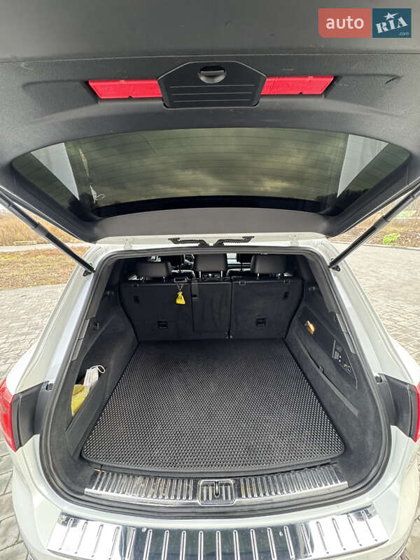 Внедорожник / Кроссовер Volkswagen Touareg 2016 в Хмельницком