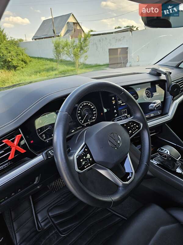 Внедорожник / Кроссовер Volkswagen Touareg 2022 в Березане