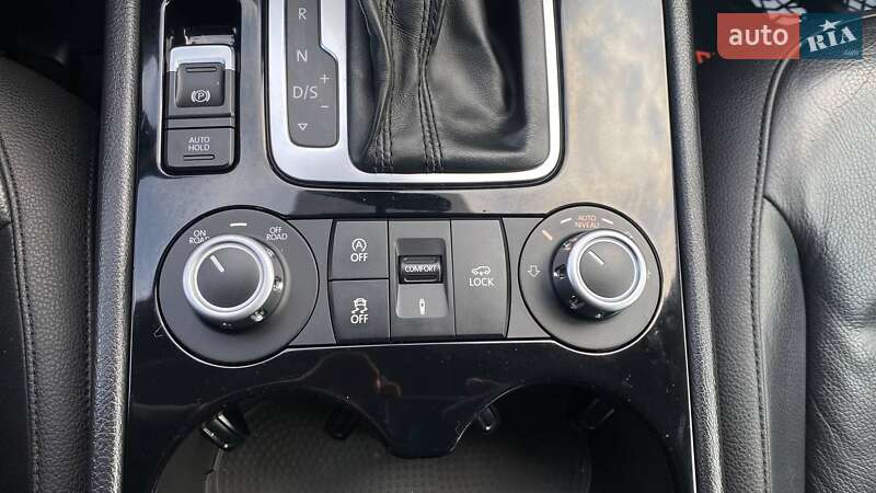 Внедорожник / Кроссовер Volkswagen Touareg 2013 в Виннице