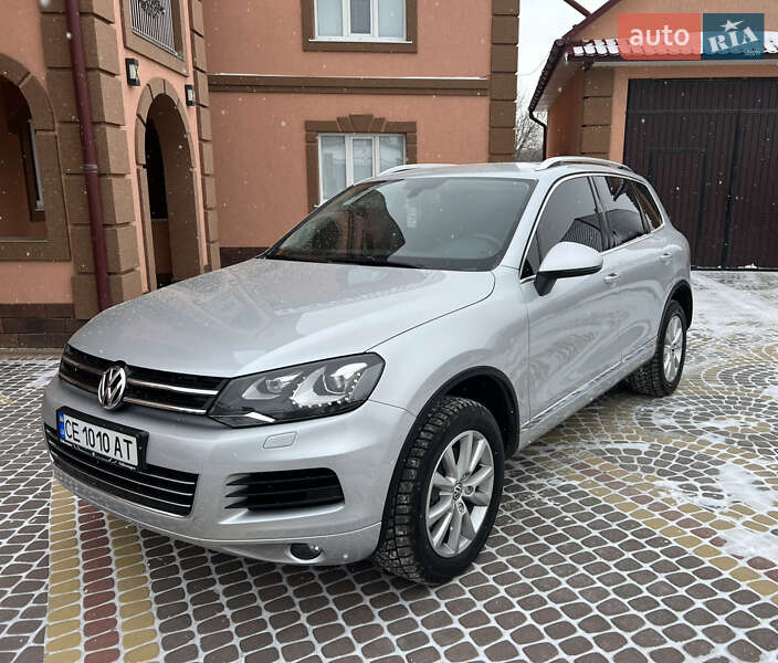 Внедорожник / Кроссовер Volkswagen Touareg 2012 в Хотине