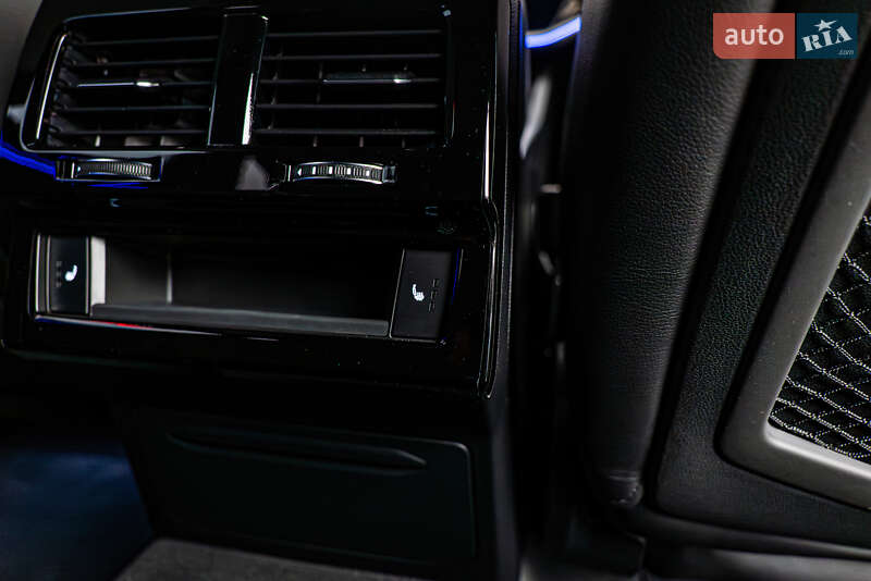 Позашляховик / Кросовер Volkswagen Touareg 2022 в Києві