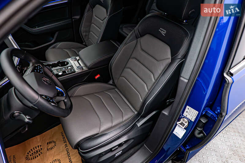 Позашляховик / Кросовер Volkswagen Touareg 2022 в Києві