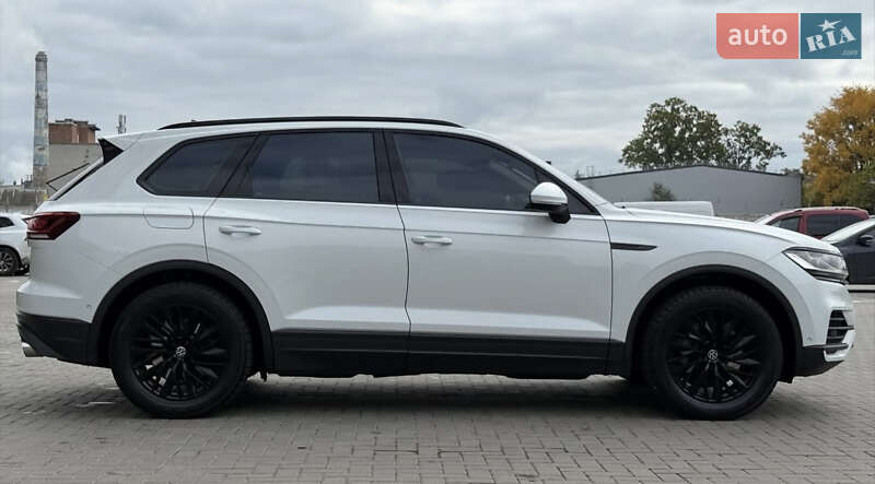 Внедорожник / Кроссовер Volkswagen Touareg 2018 в Черкассах