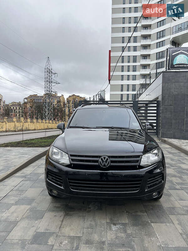 Внедорожник / Кроссовер Volkswagen Touareg 2011 в Харькове