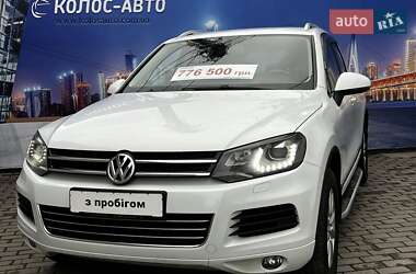 Внедорожник / Кроссовер Volkswagen Touareg 2014 в Черкассах