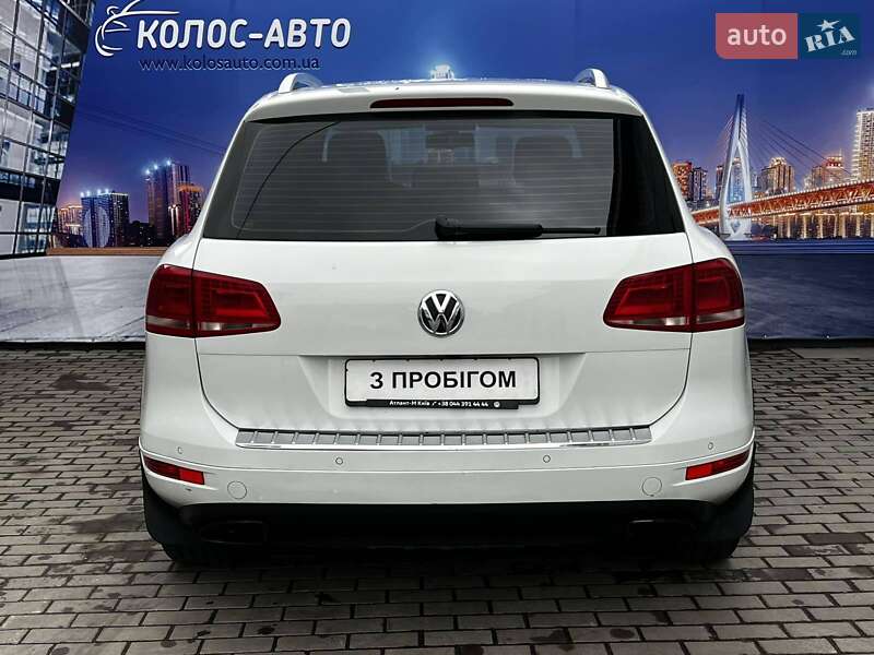 Внедорожник / Кроссовер Volkswagen Touareg 2014 в Черкассах