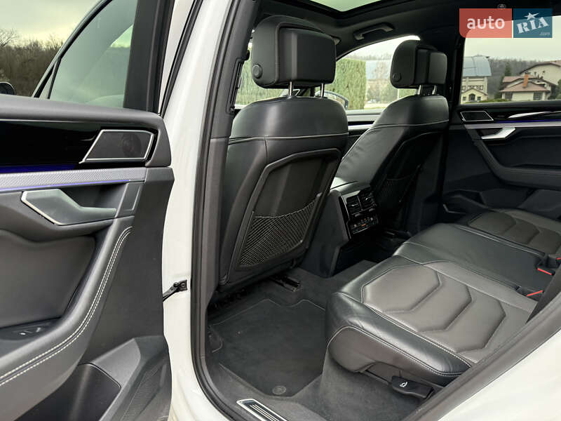 Внедорожник / Кроссовер Volkswagen Touareg 2018 в Днепре