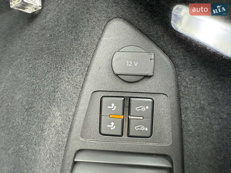 Внедорожник / Кроссовер Volkswagen Touareg 2018 в Днепре