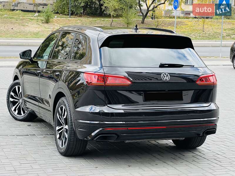 Внедорожник / Кроссовер Volkswagen Touareg 2018 в Днепре фото 29 Внедорожник / Кроссовер Volkswagen Touareg 2018 в Днепре