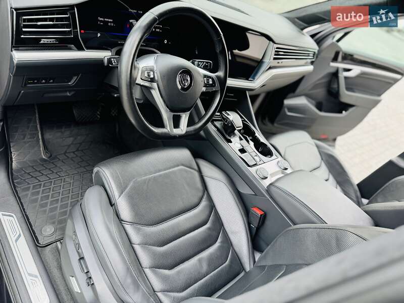 Внедорожник / Кроссовер Volkswagen Touareg 2018 в Днепре фото 41 Внедорожник / Кроссовер Volkswagen Touareg 2018 в Днепре