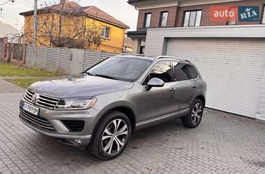 Внедорожник / Кроссовер Volkswagen Touareg 2016 в Киеве