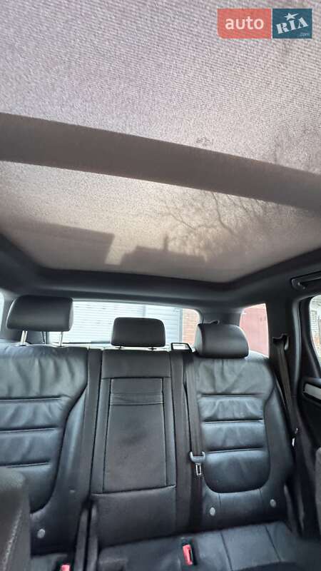 Внедорожник / Кроссовер Volkswagen Touareg 2016 в Киеве