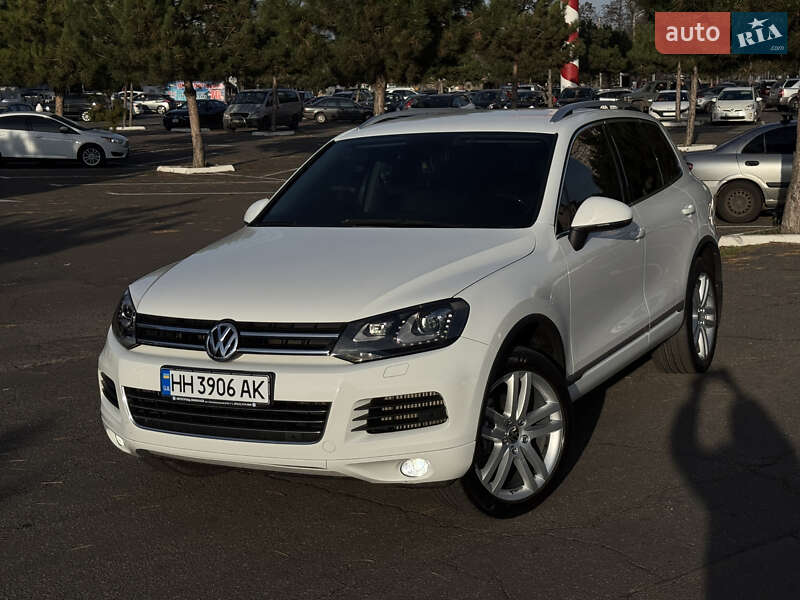 Позашляховик / Кросовер Volkswagen Touareg 2013 в Одесі