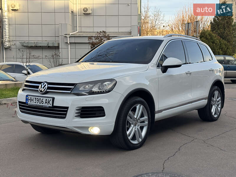 Позашляховик / Кросовер Volkswagen Touareg 2013 в Одесі