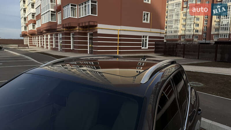 Позашляховик / Кросовер Volkswagen Touareg 2012 в Умані