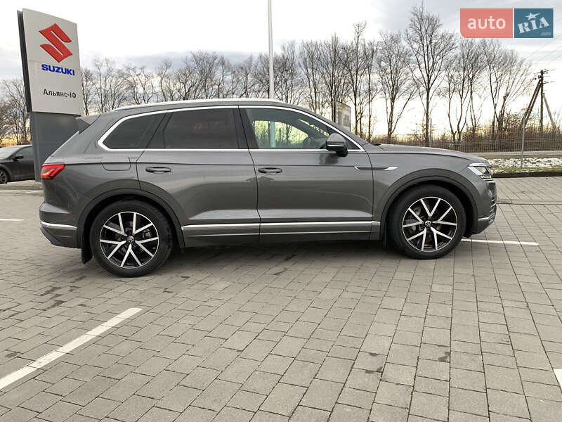 Позашляховик / Кросовер Volkswagen Touareg 2021 в Івано-Франківську