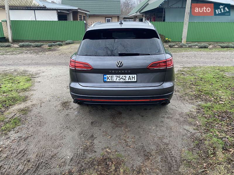 Позашляховик / Кросовер Volkswagen Touareg 2020 в Дніпрі