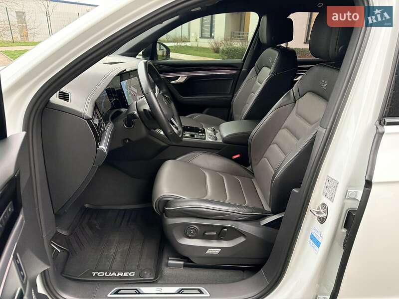 Позашляховик / Кросовер Volkswagen Touareg 2022 в Києві