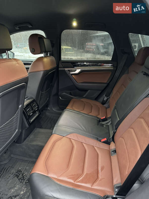 Позашляховик / Кросовер Volkswagen Touareg 2021 в Львові