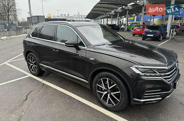Позашляховик / Кросовер Volkswagen Touareg 2021 в Львові