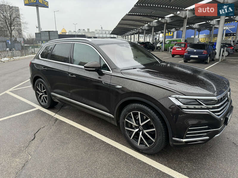 Позашляховик / Кросовер Volkswagen Touareg 2021 в Львові