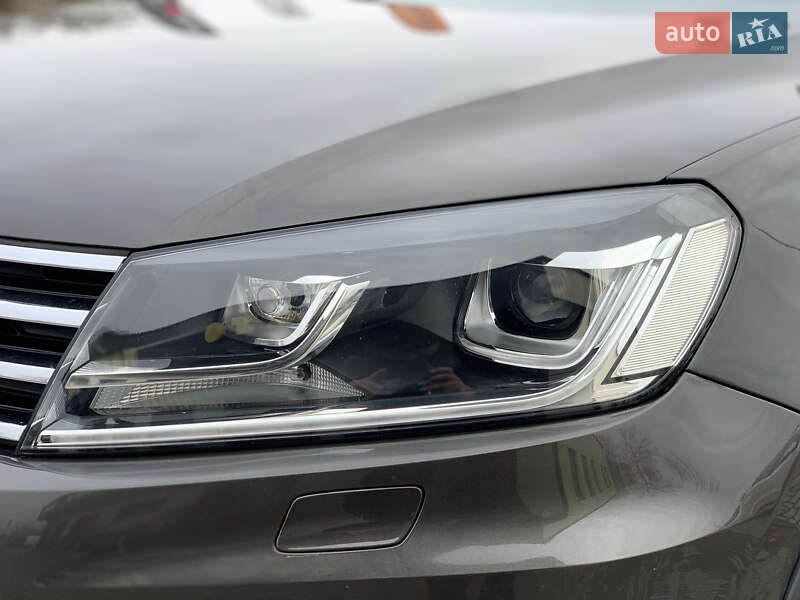 Позашляховик / Кросовер Volkswagen Touareg 2014 в Бердичеві