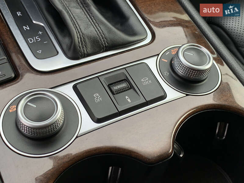 Позашляховик / Кросовер Volkswagen Touareg 2014 в Бердичеві