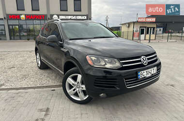 Внедорожник / Кроссовер Volkswagen Touareg 2012 в Львове