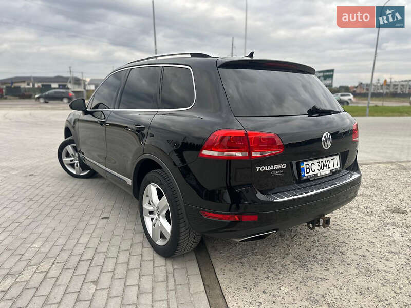 Внедорожник / Кроссовер Volkswagen Touareg 2012 в Львове