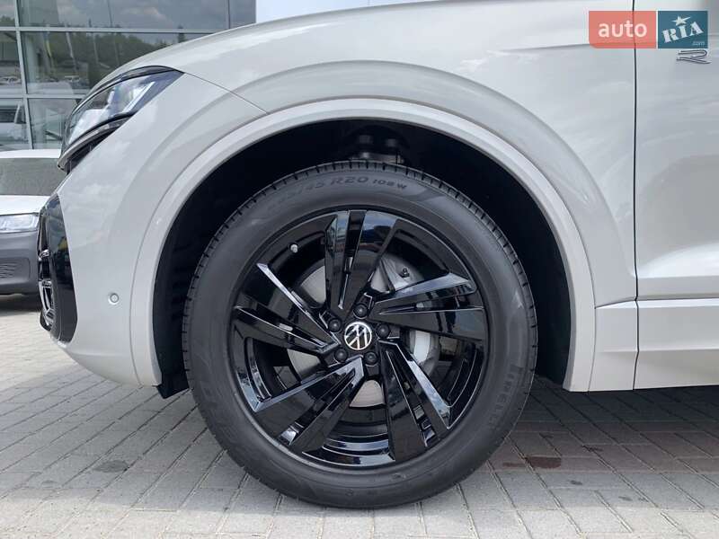 Позашляховик / Кросовер Volkswagen Touareg 2024 в Львові