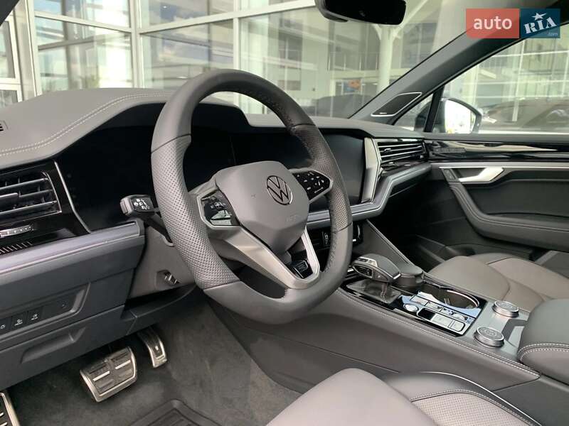 Позашляховик / Кросовер Volkswagen Touareg 2024 в Львові