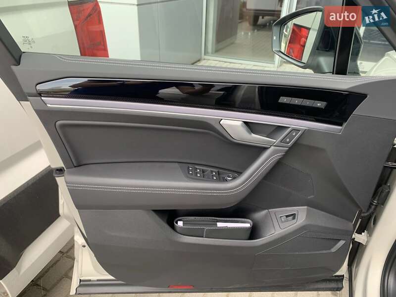 Позашляховик / Кросовер Volkswagen Touareg 2024 в Львові