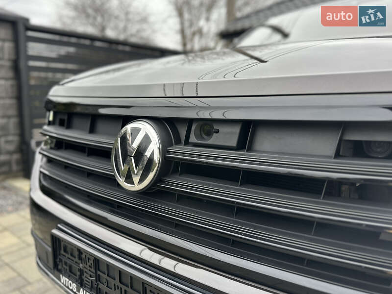 Позашляховик / Кросовер Volkswagen Touareg 2019 в Луцьку