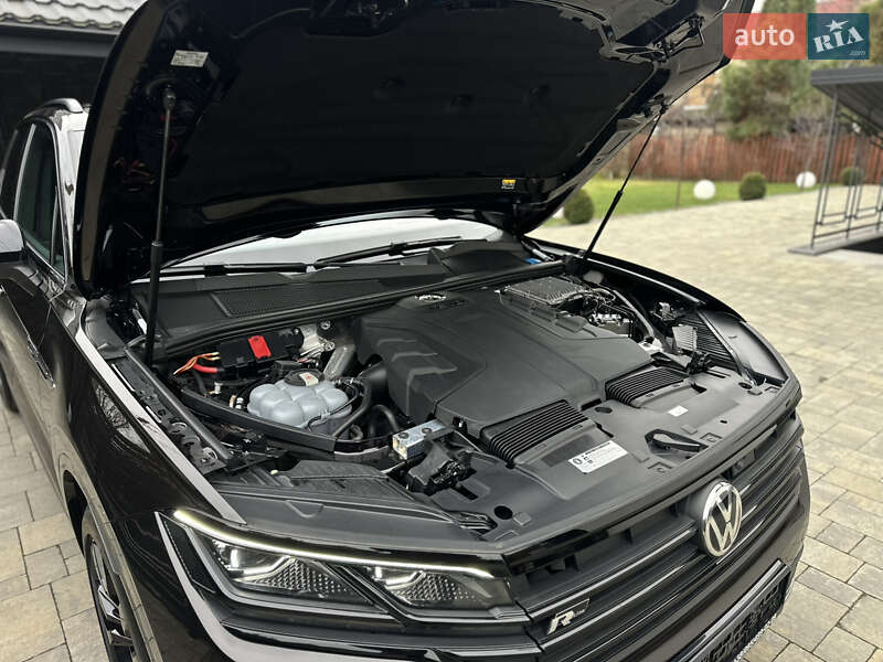 Позашляховик / Кросовер Volkswagen Touareg 2019 в Луцьку