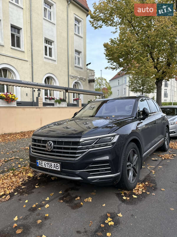 Внедорожник / Кроссовер Volkswagen Touareg 2018 в Днепре