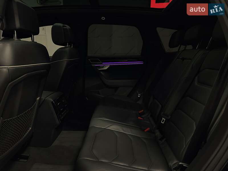 Позашляховик / Кросовер Volkswagen Touareg 2020 в Тернополі