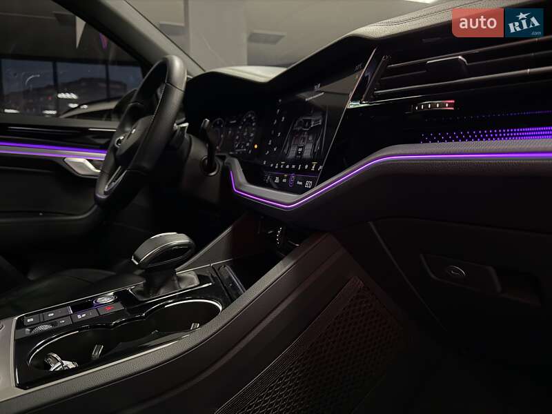 Позашляховик / Кросовер Volkswagen Touareg 2020 в Тернополі