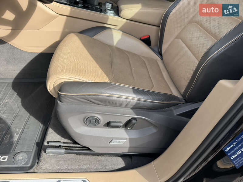 Внедорожник / Кроссовер Volkswagen Touareg 2020 в Львове