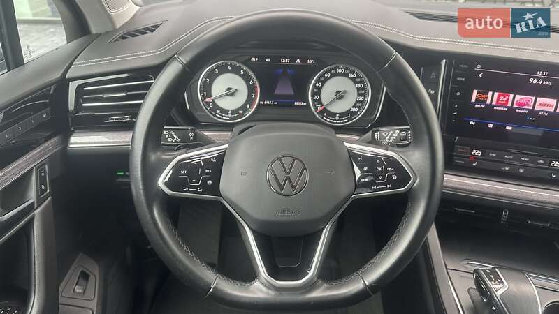 Позашляховик / Кросовер Volkswagen Touareg 2020 в Києві