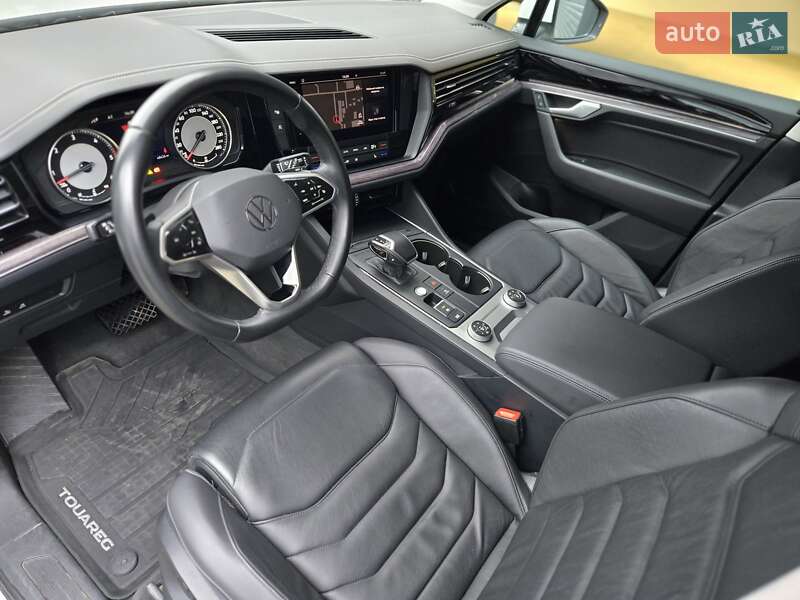 Позашляховик / Кросовер Volkswagen Touareg 2021 в Одесі