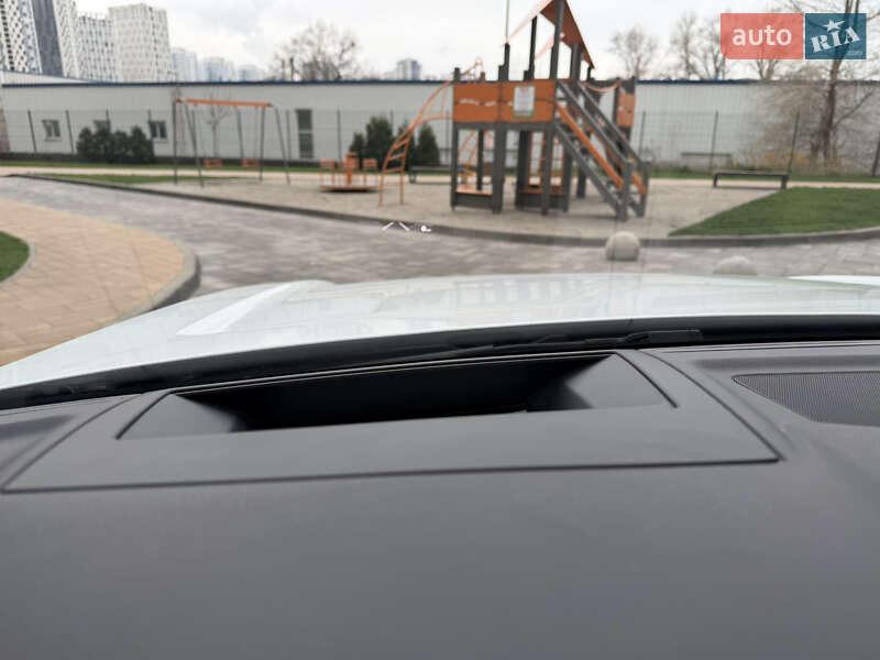 Внедорожник / Кроссовер Volkswagen Touareg 2018 в Киеве