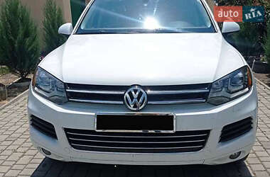 Внедорожник / Кроссовер Volkswagen Touareg 2014 в Киеве