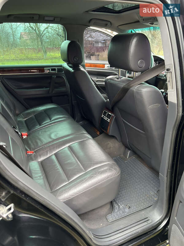 Внедорожник / Кроссовер Volkswagen Touareg 2003 в Косове