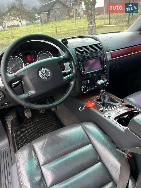 Внедорожник / Кроссовер Volkswagen Touareg 2003 в Косове