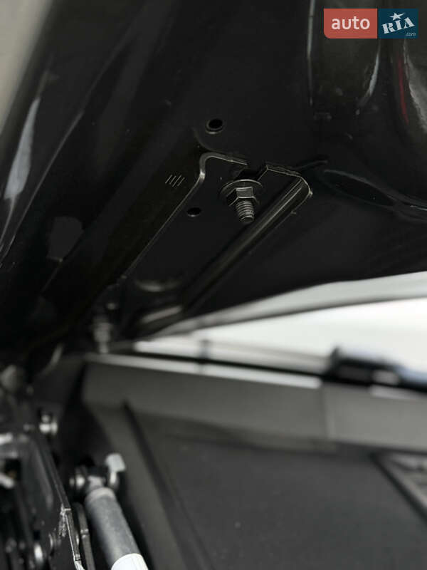 Позашляховик / Кросовер Volkswagen Touareg 2019 в Дубні